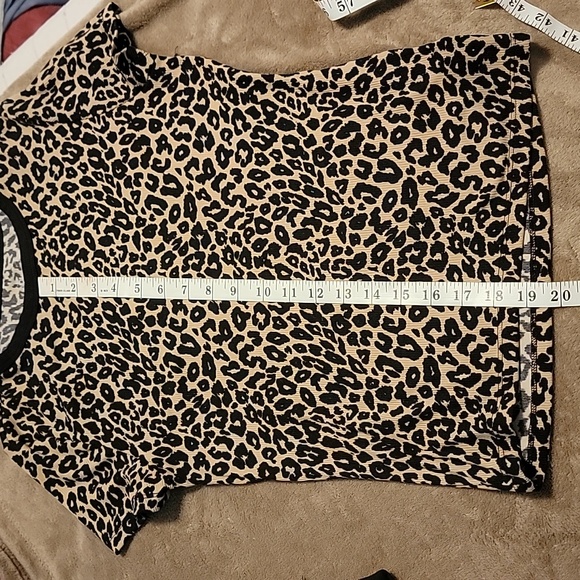 Bundle of tops in Medium - Picture 5 of 6